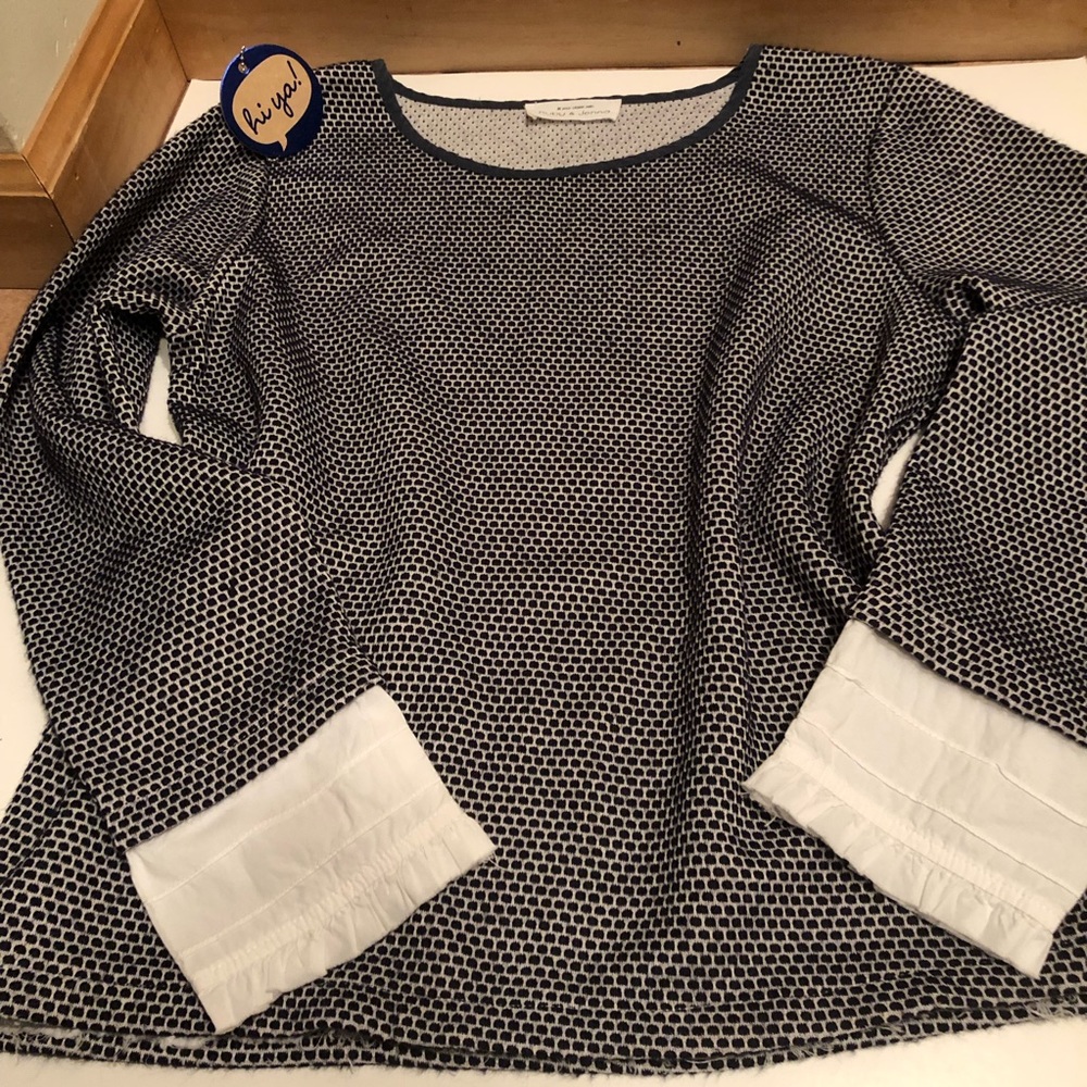📦 Ruby & Jenna-long sleeve sweater w/white end